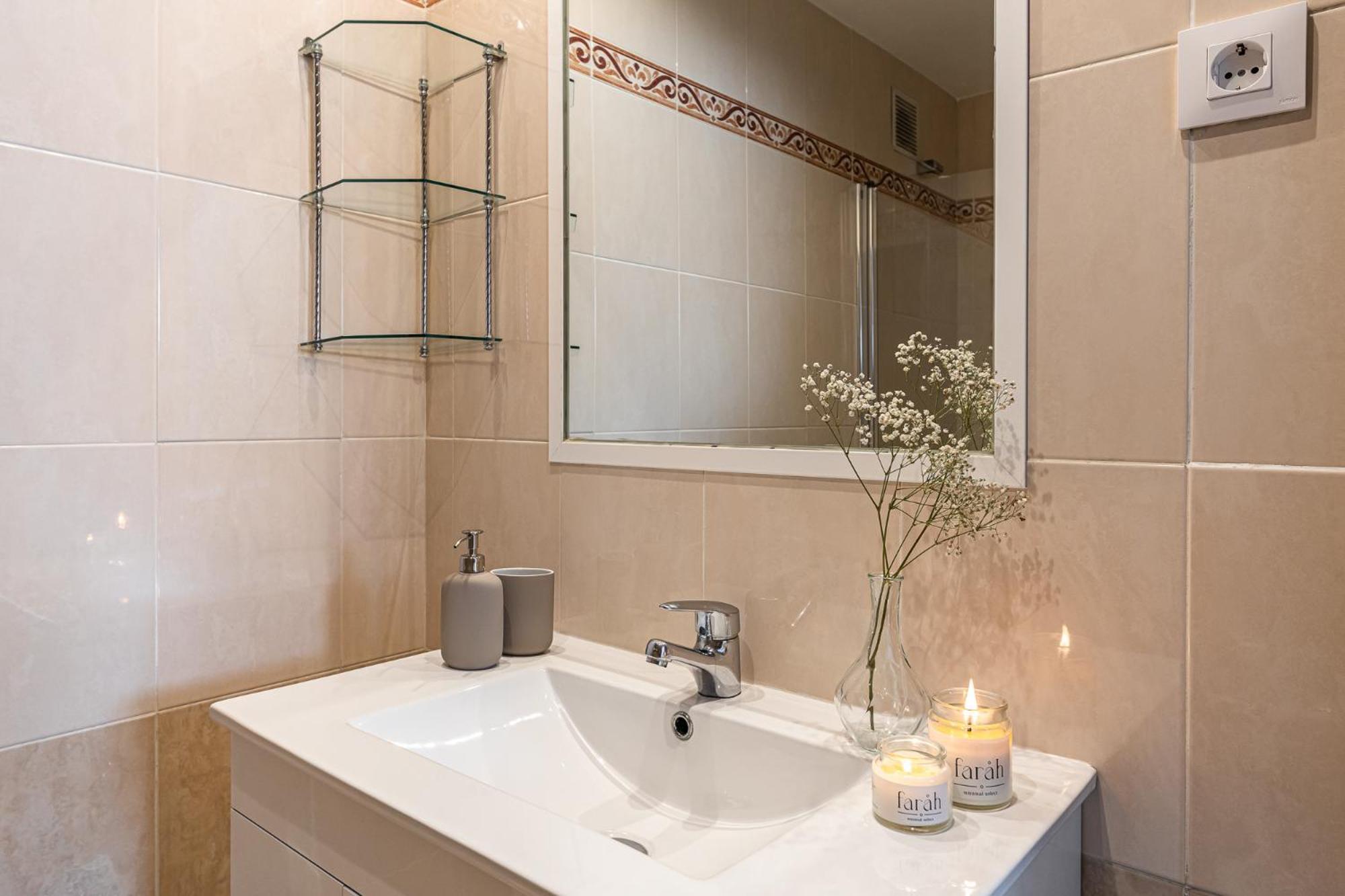 Waou Gran Via Attic - Corta Duracion Apartment Madrid Exterior photo